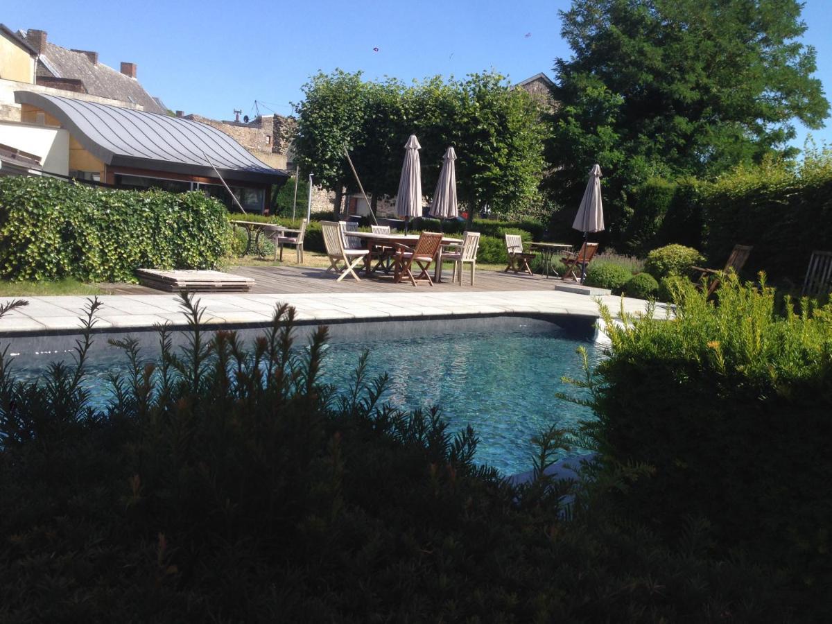 Le Castel Hotel Fosses-La-Ville Exterior photo