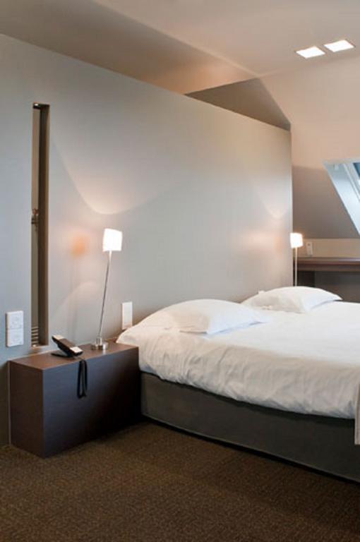 Le Castel Hotel Fosses-La-Ville Room photo